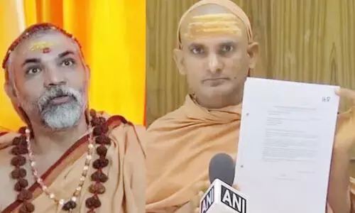 സ്വാമി അവിമുക്തേശ്വരാനന്ദ വ്യാജ ബാബയെന്ന് ഗോവിന്ദാനന്ദ സരസ്വതി