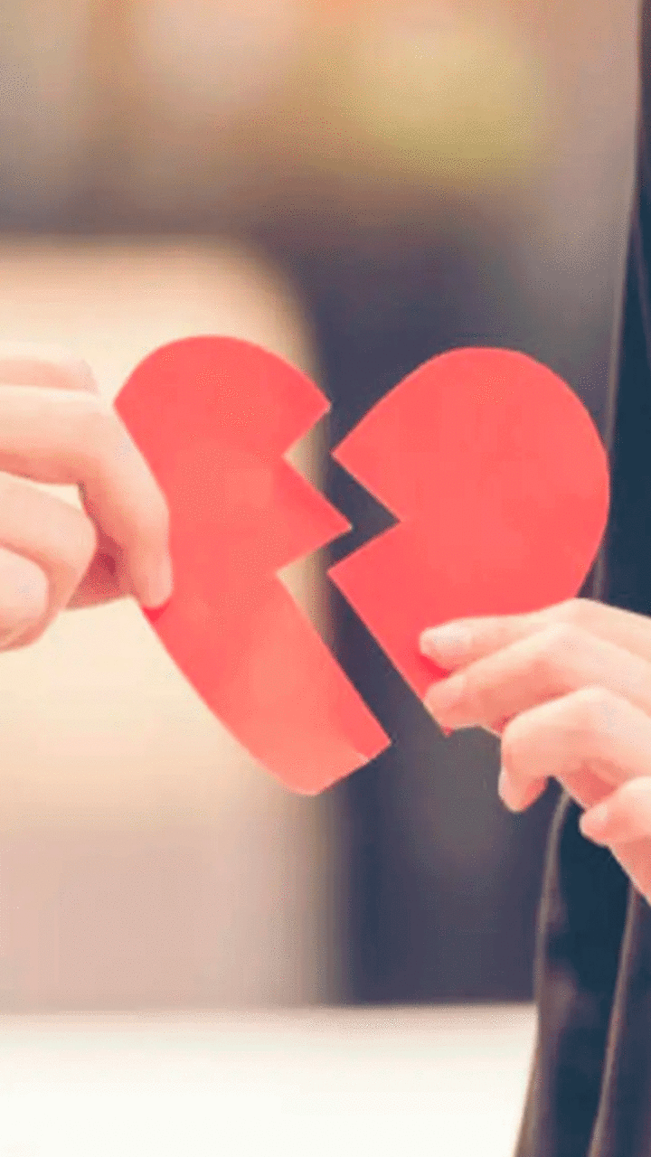 പ്ര​ണ​യം ടോക്‌സിക്ക് ആണോ, എല്ലാം സഹിച്ച് ടോ​ക്സി​ക് ബ​ന്ധ​ങ്ങ​ളിൽ തുടരേണ്ടതുണ്ടോ?