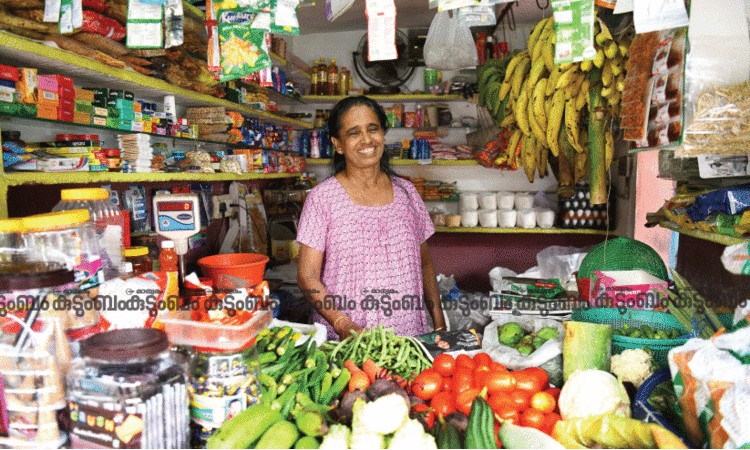 മോളി ജോയ് എന്ന 62കാരി 12 വർഷത്തിനിടെ 16 രാജ്യങ്ങൾ സന്ദർശിച്ചത് പലചരക്ക് കടയിലെ വരുമാനംകൊണ്ട്