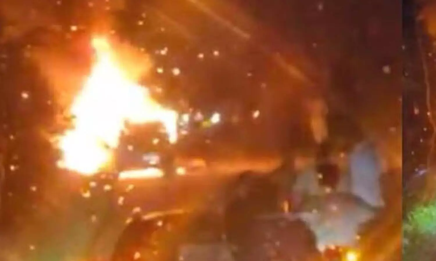 കുമളിയിൽ കാറിൽ യാത്രികൻ വെന്തുമരിച്ചതിൽ ദുരൂഹത