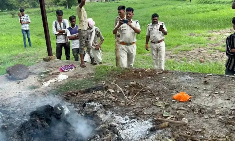 സ്ത്രീധനത്തിന്റെ പേരിൽ കൊടുംക്രൂരത: ഗർഭിണിയെ കൈകാലുകൾ വെട്ടി കൊന്ന് കത്തിച്ചു, ഭർതൃ വീട്ടുകാർ ഒളിവിൽ