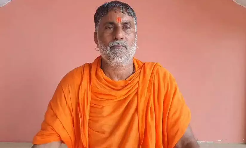 കാവടി യാത്ര: ഭക്ഷണശാലകളിലെ പേര് പ്രദർശന ഉത്തരവിലേക്ക് നയിച്ചത് സ്വാമി യശ്വീർ മഹാരാജിന്റെ ‘വിഷം തുപ്പൽ’ കാവടി യാത്ര: ഭക്ഷണശാലകളിലെ പേര് പ്രദർശന ഉത്തരവിലേക്ക് നയിച്ചത് സ്വാമി യശ്വീർ മഹാരാജിന്റെ ‘വിഷം തുപ്പൽ’