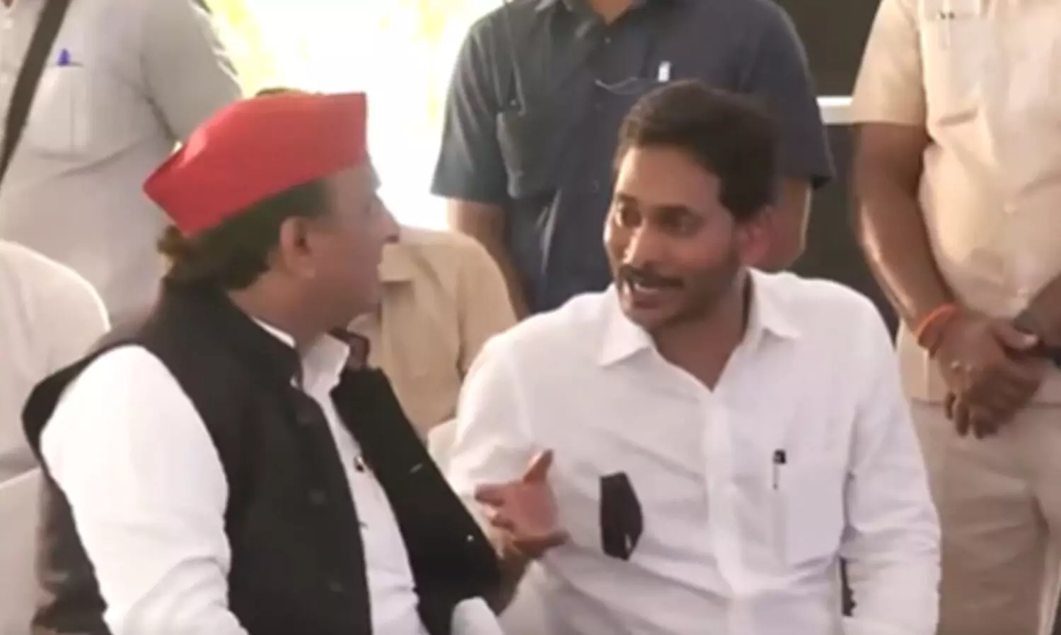 ‘നേതാക്കളെയും പ്രവർത്തകരെയും ടി.ഡി.പി ആക്രമിക്കുന്നു, പൊലീസ് കണ്ണടച്ചിരിക്കുന്നു’; ഡൽഹിയിൽ പ്രതിഷേധവുമായി ജഗൻ മോഹൻ റെഡ്ഡി