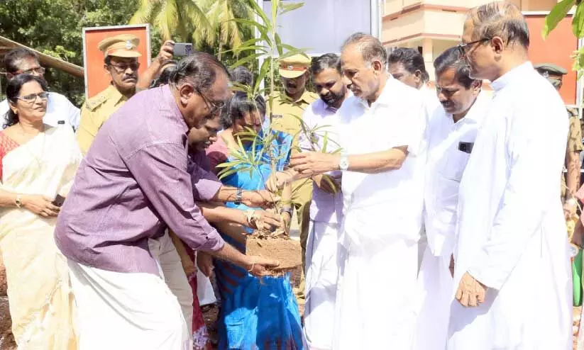 വനവിസ്തൃതി കൂട്ടില്ല; നിലവിലെ വനഭൂമി സംരക്ഷിക്കും -മന്ത്രി എ.കെ. ശശീന്ദ്രൻ