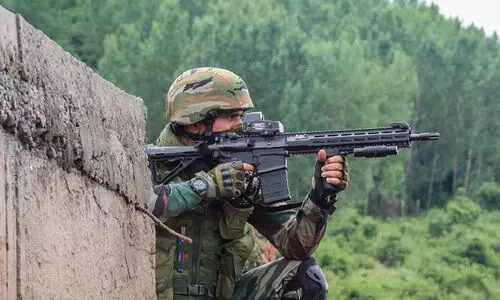 ജമ്മുകശ്മീരിൽ സൈന്യവുമായുണ്ടായ ഏറ്റുമുട്ടലിൽ ഭീകരൻ കൊല്ലപ്പെട്ടു