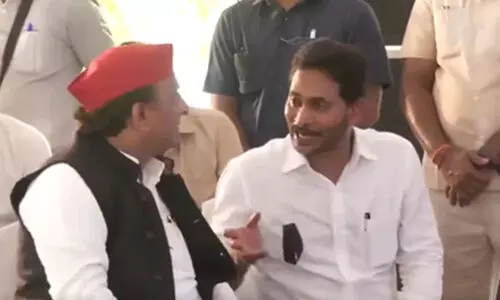 ‘നേതാക്കളെയും പ്രവർത്തകരെയും ടി.ഡി.പി ആക്രമിക്കുന്നു, പൊലീസ് കണ്ണടച്ചിരിക്കുന്നു’; ഡൽഹിയിൽ പ്രതിഷേധവുമായി ജഗൻ മോഹൻ റെഡ്ഡി