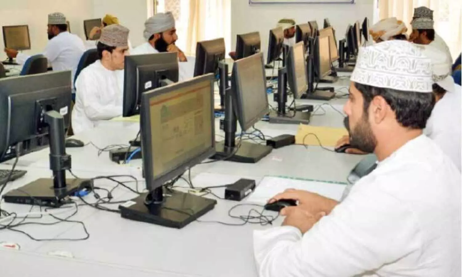 സ്വ​കാ​ര്യ മേ​ഖ​ല​യി​ൽ സ്വ​ദേ​ശി​വ​ത്​​ക​ര​ണം ശ​ക്തി​പ്പെ​ടു​ത്തു​ന്നു