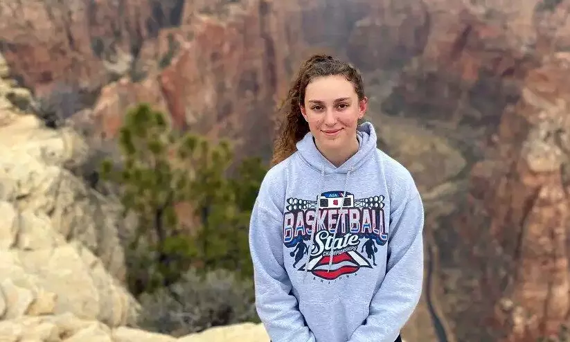 ഹൈക്കിങ്ങിനിടെ കാൽ വഴുതി; 200 അടി താഴ്ചയിലേക്ക് വീണ് 20കാരിക്ക് ദാരുണാന്ത്യം ഹൈക്കിങ്ങിനിടെ കാൽ വഴുതി; 200 അടി താഴ്ചയിലേക്ക് വീണ് 20കാരിക്ക് ദാരുണാന്ത്യം