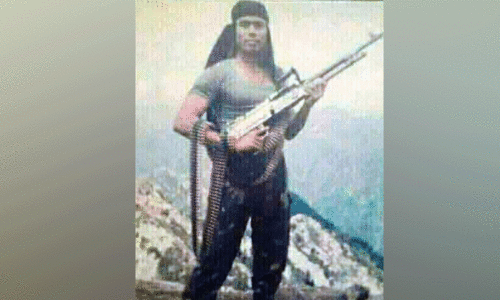 ‘പോരാട്ട ഭൂമിയിലെ മൂന്നു ധീരാത്മാക്കൾ’