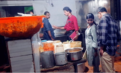 ഹോട്ടലുകളിൽ ആരോഗ്യ വിഭാഗം പരിശോധന ഹോട്ടലുകളിൽ ആരോഗ്യ വിഭാഗം പരിശോധന