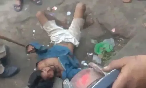 കാവടി യാത്രക്കാർ മാനസിക വെല്ലുവിളിയുള്ള യുവാവിനെ ക്രൂരമായി തല്ലിച്ചതച്ചു