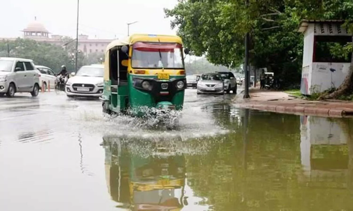 ഡൽഹിയിൽ കനത്ത മഴയെ തുടർന്ന് വെള്ളക്കെട്ട്: വൻ ഗതാഗതക്കുരുക്ക്-വിഡിയോ