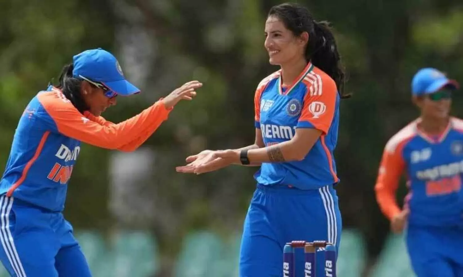 വനിത ഏഷ്യാകപ്പ്: സെമിയിൽ ബംഗ്ലാദേശിനെ എറിഞ്ഞൊതുക്കി ഇന്ത്യ; 81 റൺസ് വിജയലക്ഷ്യം