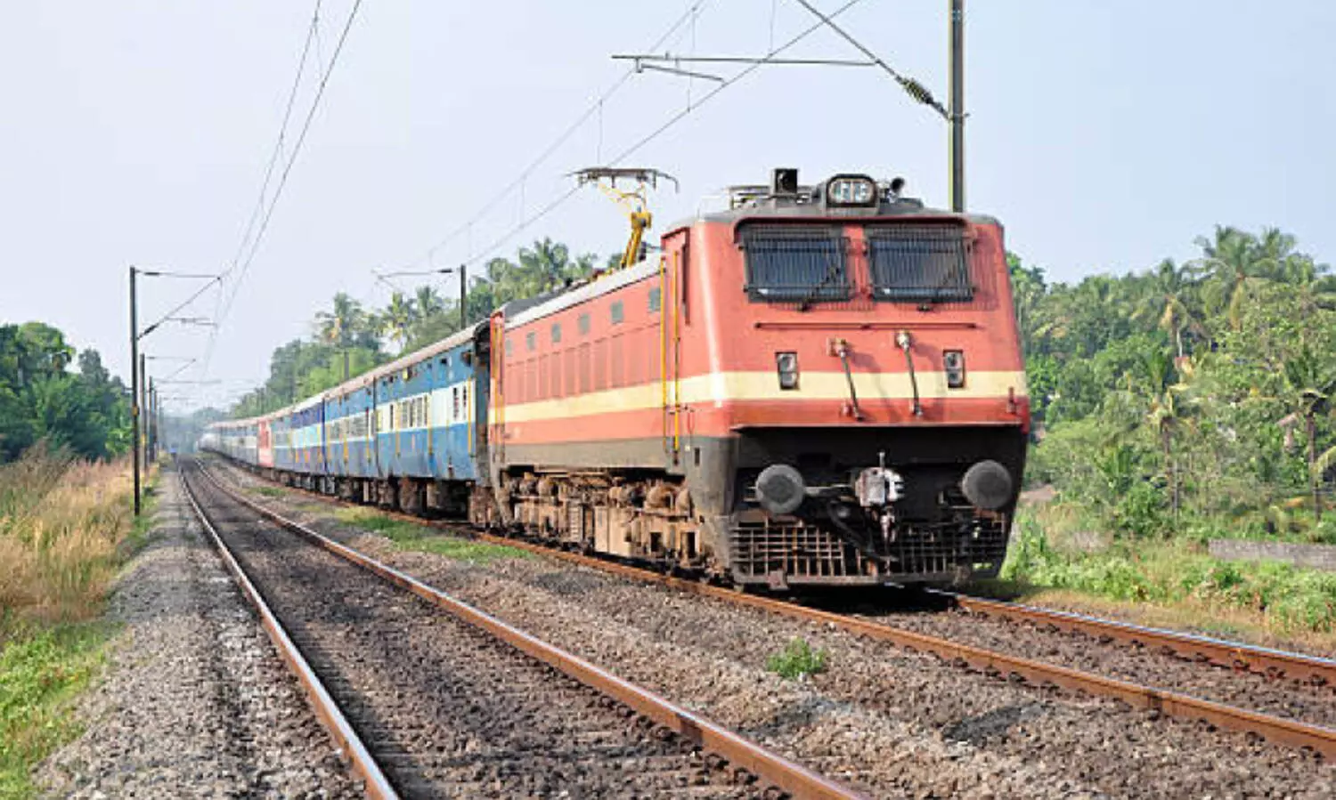 പൂജ അവധി: പ്രത്യേക ട്രെയിനുകൾ സ​ർ​വി​സ് ന​ട​ത്തും