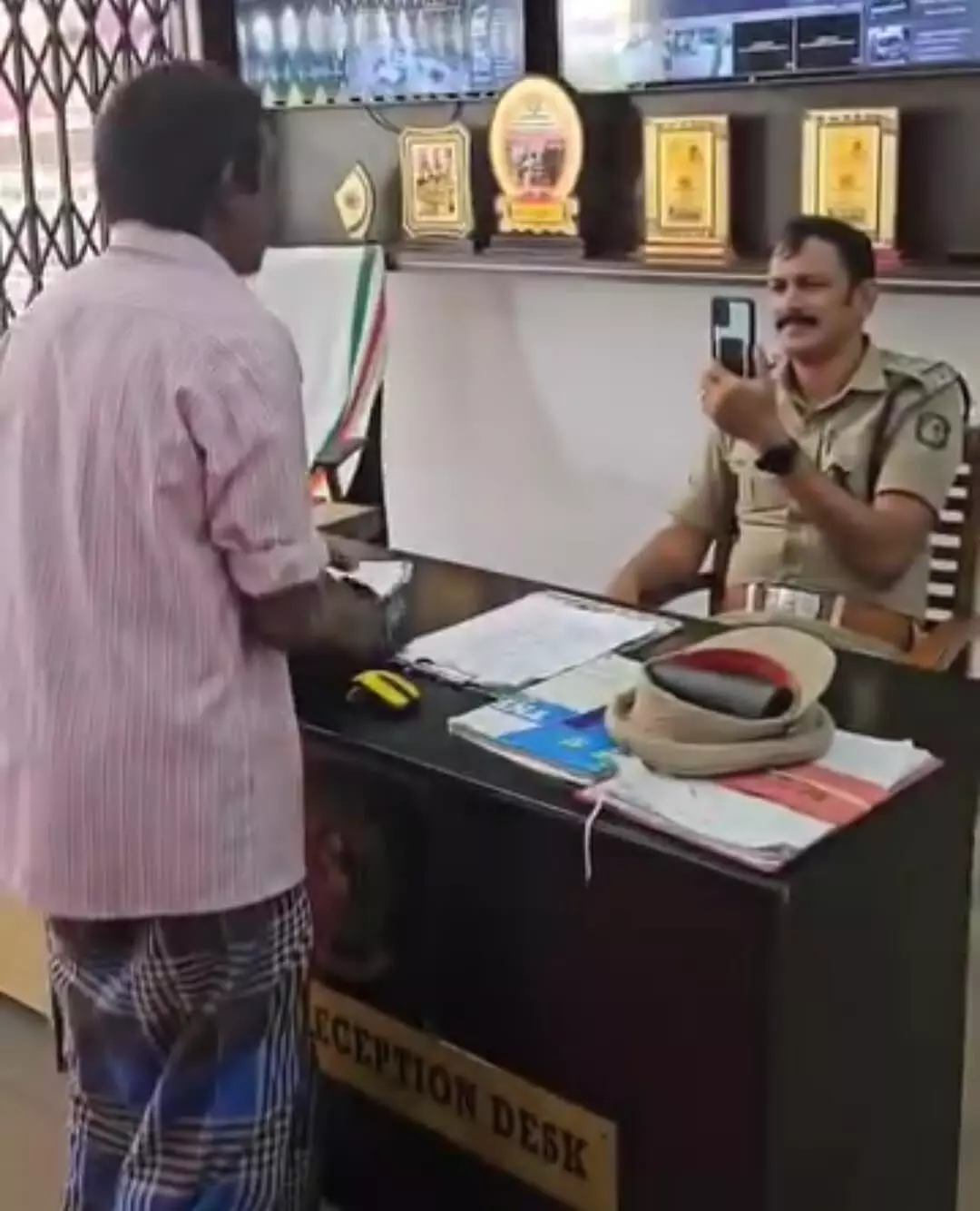 ‘എനിക്ക് എസ്.ഐ സാറിന്റെ മുന്നിൽ ഒരു പാട്ട് പാടണം’; വൈറലായി അനന്തപത്മനാഭന്റെ പാട്ട്