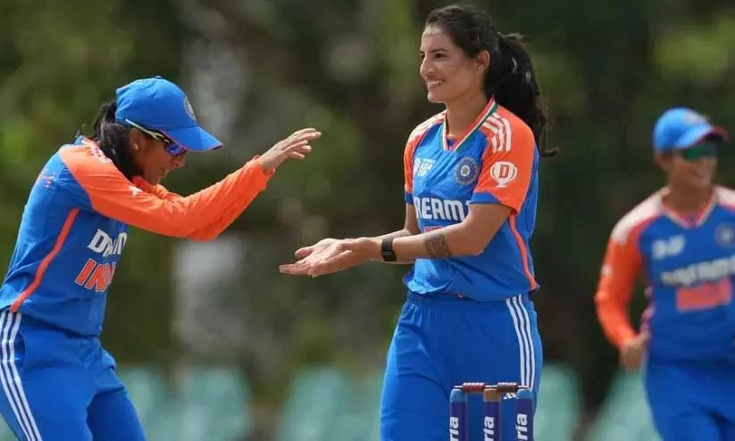 വനിത ഏഷ്യാകപ്പ്: സെമിയിൽ ബംഗ്ലാദേശിനെ എറിഞ്ഞൊതുക്കി ഇന്ത്യ; 81 റൺസ് വിജയലക്ഷ്യം