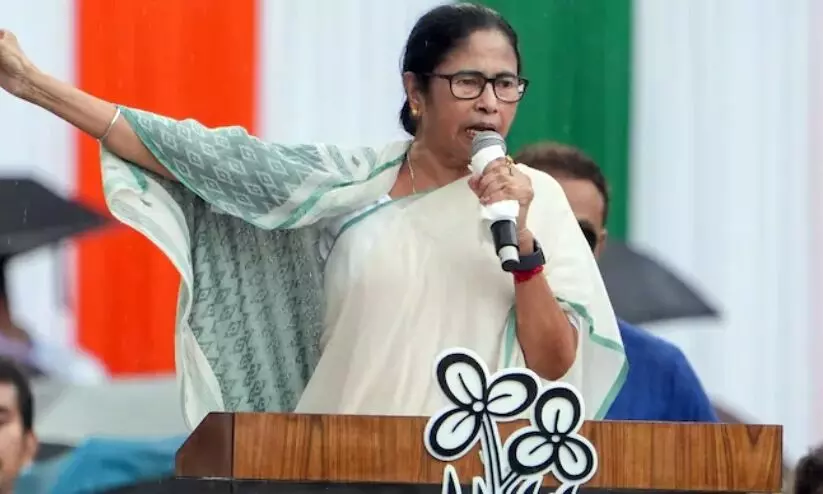 ‘എന്നെ പഠിപ്പിക്കാൻ വരേണ്ട’; ബംഗ്ലാദേശ് അഭയാർഥി വിഷയത്തിൽ കേന്ദ്രത്തേക്കാൾ ധാരണയുണ്ടെന്ന് മമത ‘എന്നെ പഠിപ്പിക്കാൻ വരേണ്ട’; ബംഗ്ലാദേശ് അഭയാർഥി വിഷയത്തിൽ കേന്ദ്രത്തേക്കാൾ ധാരണയുണ്ടെന്ന് മമത