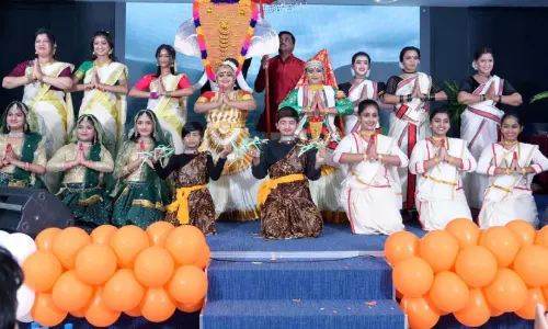 പാ​ട്ടു​ത്സ​വ വേ​ദി