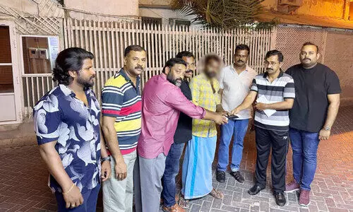 തൊ​ഴി​ൽ പ്ര​ശ്ന​ത്തി​ൽ കു​ടു​ങ്ങി​യ പ്ര​വാ​സി​ക്ക് കൊ​ല്ലം അ​സോ​സി​യേ​ഷ​ന്റെ കൈ​ത്താ​ങ്ങ്