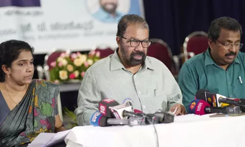 കുട്ടികളുടെ സ്കൂൾ ബാഗ് ഭാരം കുറക്കുന്നത് സംബന്ധിച്ച് സർക്കാർ ഉടൻ തീരുമാനമെടുക്കുമെന്ന് വി. ശിവൻകുട്ടി