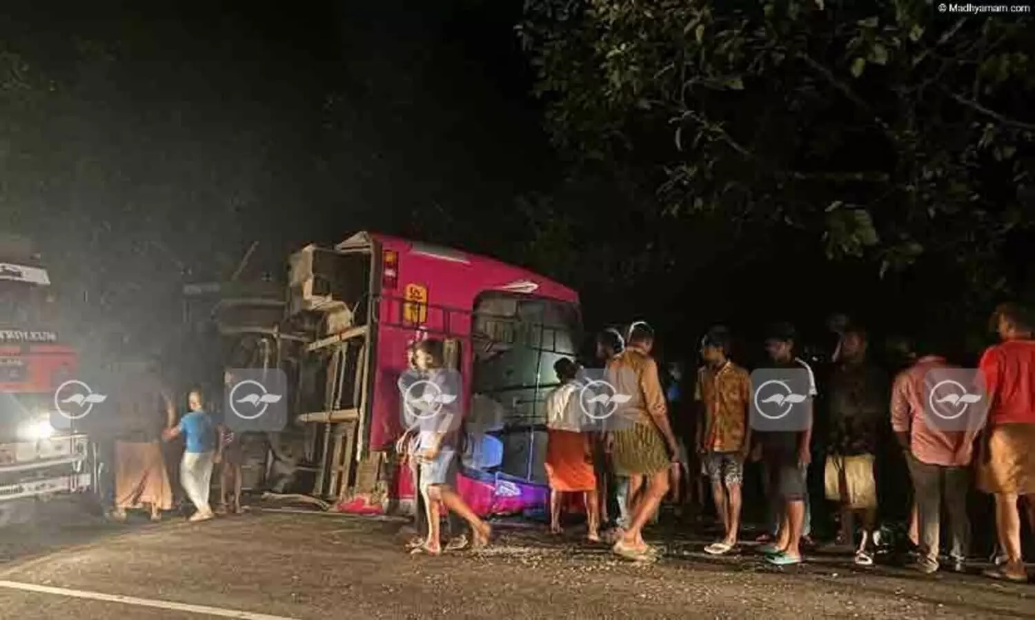 അമിതവേഗത: സ്വകാര്യബസ് കീഴായി​ മറിഞ്ഞ്​ 50 യാത്രക്കാർക്ക് പരിക്ക്​; മൂന്നുപേരുടെ നില ഗുരുതരം