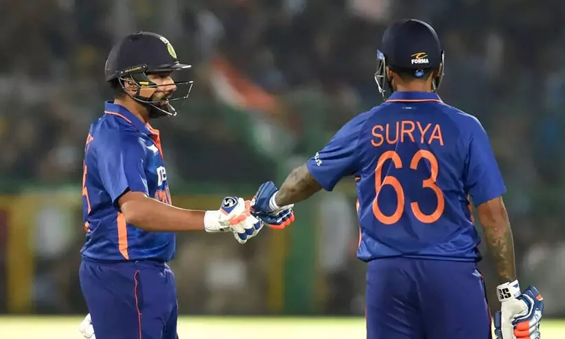 ഇത് ക്യാപ്റ്റൻമാർക്ക് മാത്രം; ലങ്കക്കെതിരെ ഈ റെക്കോഡ് രോഹിത്തിനും സൂര്യക്കും മാത്രം ഇത് ക്യാപ്റ്റൻമാർക്ക് മാത്രം; ലങ്കക്കെതിരെ ഈ റെക്കോഡ് രോഹിത്തിനും സൂര്യക്കും മാത്രം