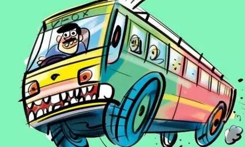 വിദ്യാർഥികളെ കയറ്റാൻ മടി; സ്വകാര്യ ബസുകൾക്കെതിരെ നടപടി വിദ്യാർഥികളെ കയറ്റാൻ മടി; സ്വകാര്യ ബസുകൾക്കെതിരെ നടപടി