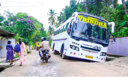 വകുപ്പുകളുടെ ഏകോപനമില്ലായ്മ; നിലയ്ക്കാമുക്ക്-പണയിൽകടവ് റോഡിൽ യാത്രാദുരിതം വകുപ്പുകളുടെ ഏകോപനമില്ലായ്മ; നിലയ്ക്കാമുക്ക്-പണയിൽകടവ് റോഡിൽ യാത്രാദുരിതം