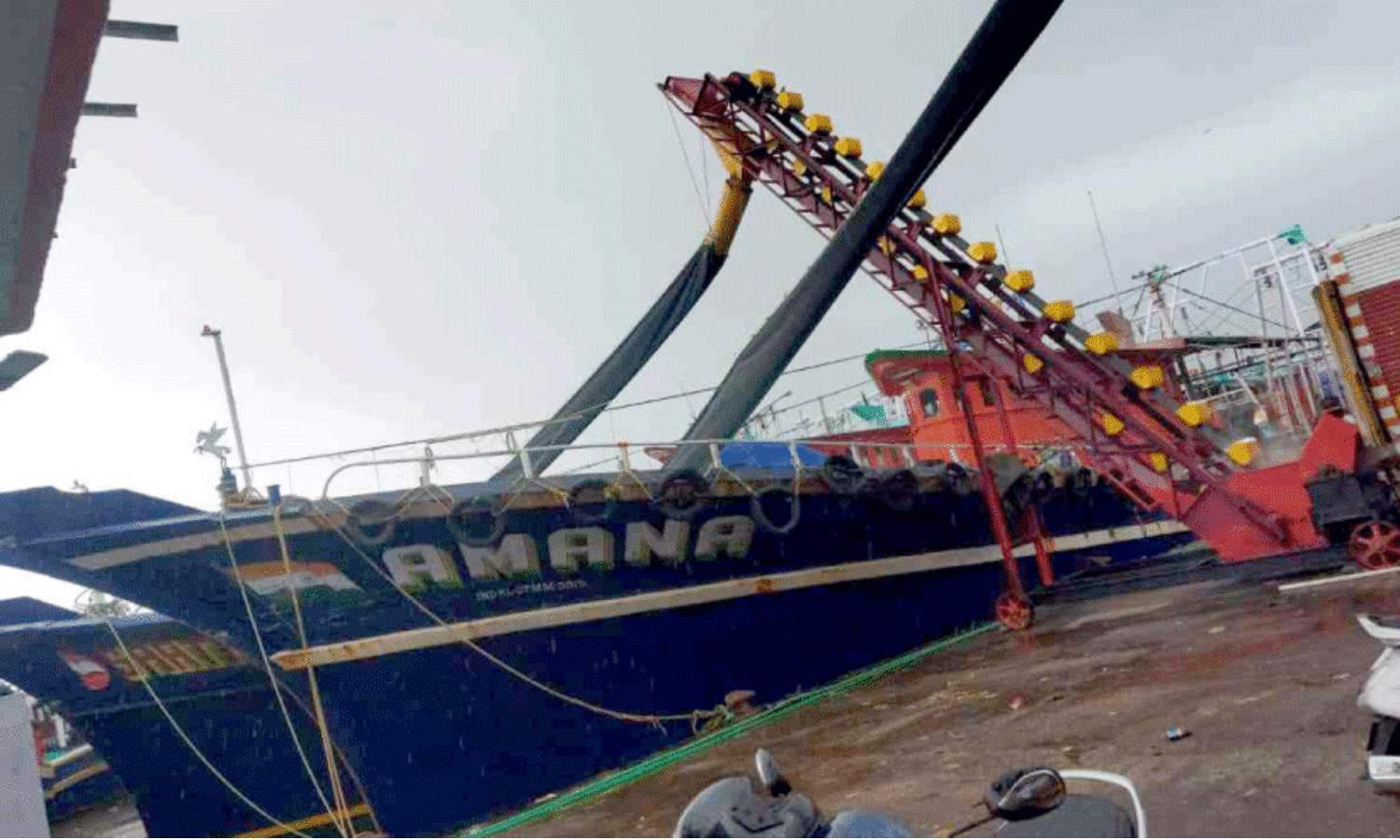 ട്രോളിങ് നിരോധനം തീരുന്നു;  ഫിഷിങ് ഹാർബറിൽ മുന്നൊരുക്കം