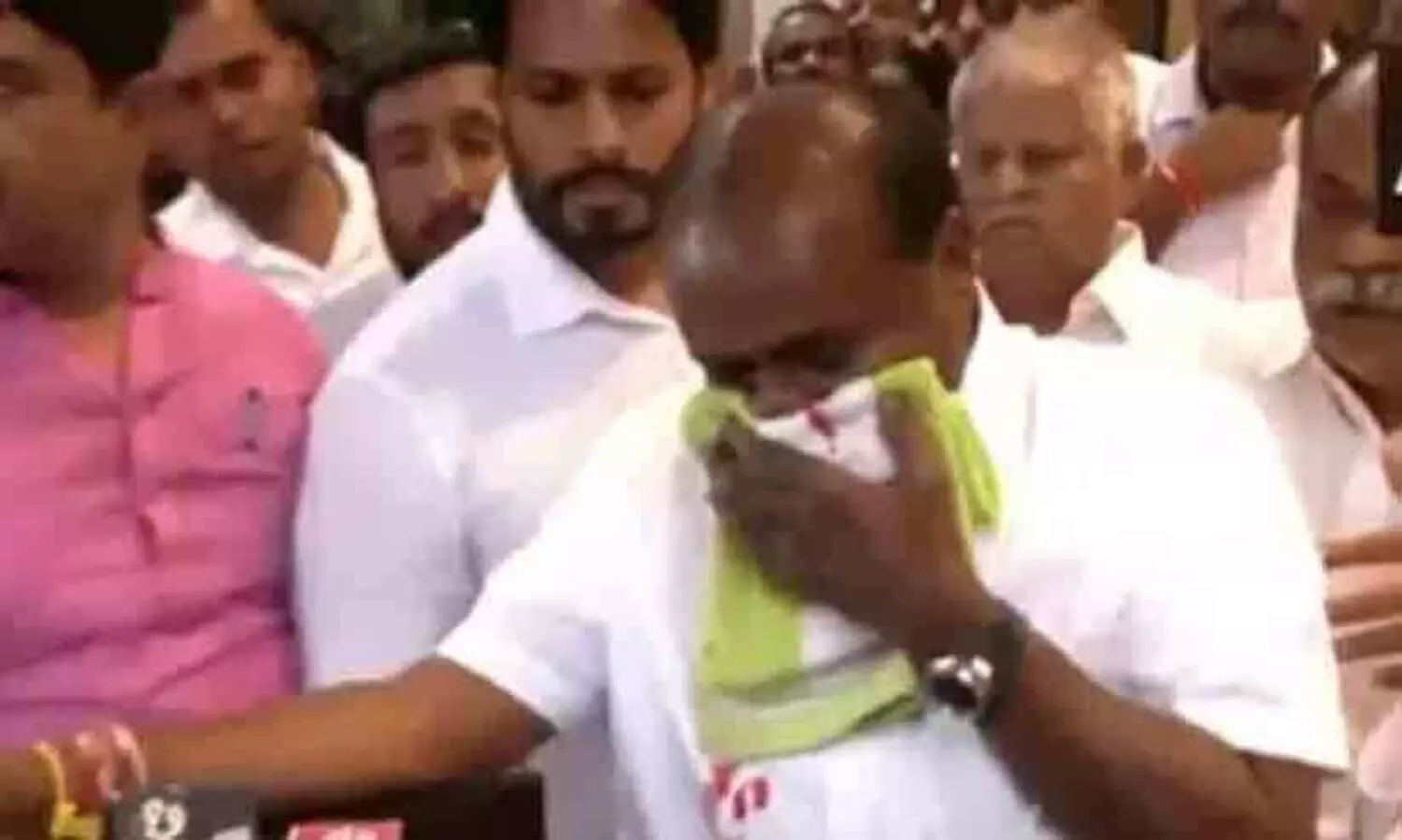 Union minister HD Kumaraswamy hospitalised