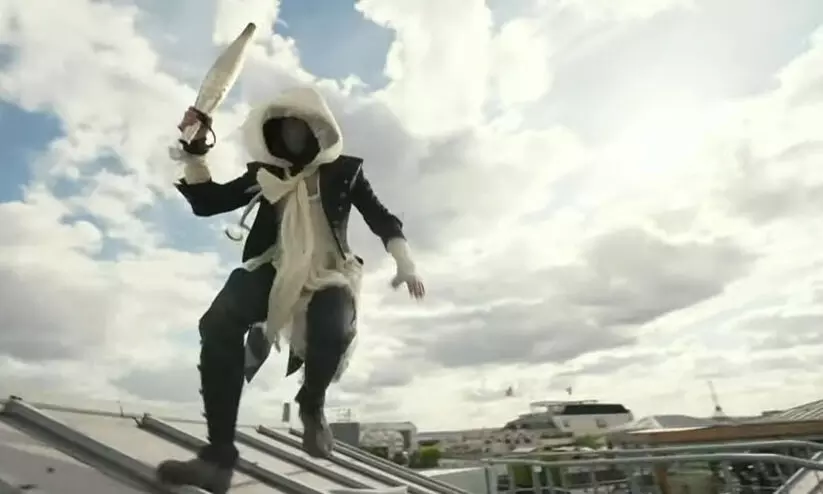 ഒളിമ്പിക്സ് ഉദ്ഘാടന ചടങ്ങിൽ ദീപവുമായെത്തിയ അജ്ഞാതനാര് ​? അഭ്യൂഹങ്ങൾ തുടരുന്നു