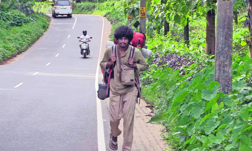 കന്യാകുമാരിയിൽനിന്ന് കാശ്മീരിലേക്ക് കാൽനടയായി; അജ്നാസ് മുക്കത്തെത്തി കന്യാകുമാരിയിൽനിന്ന് കാശ്മീരിലേക്ക് കാൽനടയായി; അജ്നാസ് മുക്കത്തെത്തി