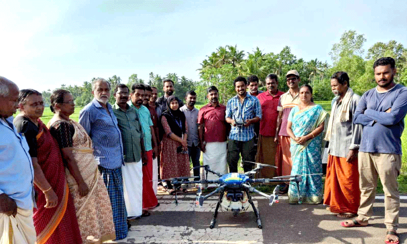 പിരപ്പമൺകാട് പാടശേഖരത്തിൽ ഡ്രോൺ വളപ്രയോഗം