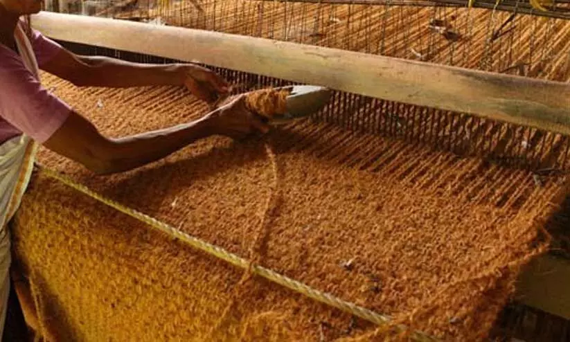 ഉൽപന്നങ്ങൾക്ക് 50 ശതമാനം റിഡക്ഷൻ; കയർ വിറ്റഴിക്കൽ യജ്ഞവുമായി കയർ കോർപറേഷൻ ഉൽപന്നങ്ങൾക്ക് 50 ശതമാനം റിഡക്ഷൻ; കയർ വിറ്റഴിക്കൽ യജ്ഞവുമായി കയർ കോർപറേഷൻ