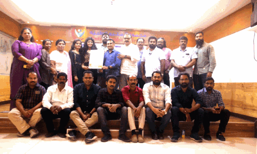 ക​ണ്ണൂ​ർ എ​ക്സ്പാ​റ്റ​സ് അ​സോ​സി​യേ​ഷ​ൻ ഓ​ണാ​ഘോ​ഷം ഫ്ലെ​യ​ർ പ്ര​കാ​ശ​നം