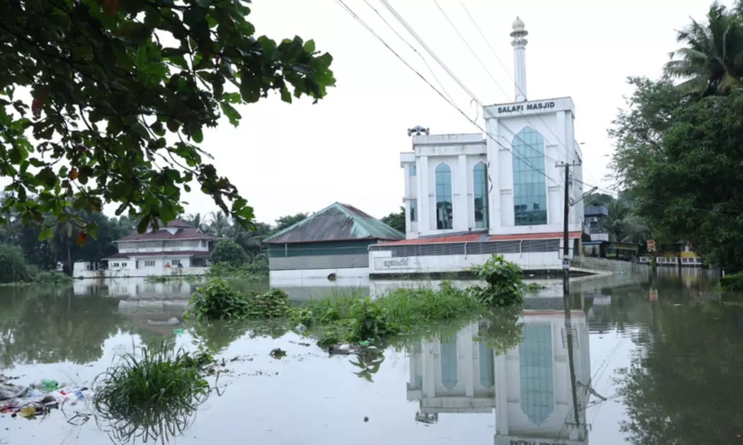 എറണാകുളത്ത് 14 ദുരിതാശ്വാസ ക്യാമ്പുകൾ തുടങ്ങി