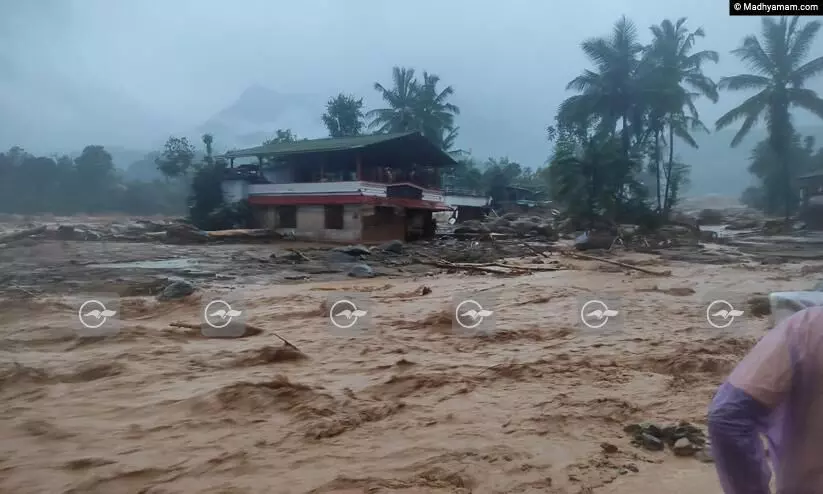വയനാട് ഉരുള്പൊട്ടല്: ആരോഗ്യ വകുപ്പ് കണ്ട്രോള് റൂം തുറന്നു വയനാട് ഉരുള്പൊട്ടല്: ആരോഗ്യ വകുപ്പ് കണ്ട്രോള് റൂം തുറന്നു