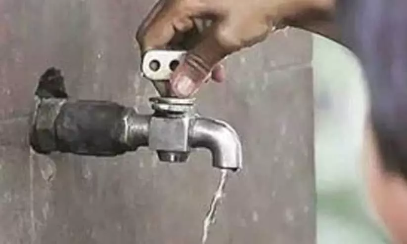 കുടിവെള്ളം മലിനമായ സംഭവം; പെട്രോൾ നിറഞ്ഞ മണ്ണ് മാറ്റാൻ ഉത്തരവ് കുടിവെള്ളം മലിനമായ സംഭവം; പെട്രോൾ നിറഞ്ഞ മണ്ണ് മാറ്റാൻ ഉത്തരവ്