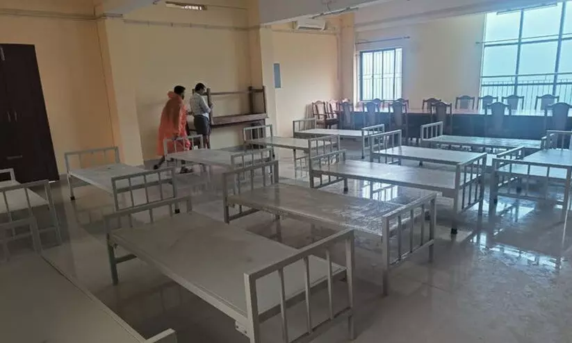 ചൂരൽമലയിൽ പള്ളിയിലും മദ്റസയിലും പോളിടെക്നിക്കിലും താൽക്കാലിക ആശുപത്രി ഒരുങ്ങുന്നു ചൂരൽമലയിൽ പള്ളിയിലും മദ്റസയിലും പോളിടെക്നിക്കിലും താൽക്കാലിക ആശുപത്രി ഒരുങ്ങുന്നു