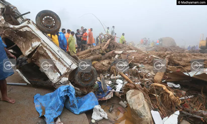 ദുരിതാശ്വാസ സഹായമായി പഴയ വസ്തുകള് എത്തിക്കരുത്, സ്വീകരിക്കില്ല ദുരിതാശ്വാസ സഹായമായി പഴയ വസ്തുകള് എത്തിക്കരുത്, സ്വീകരിക്കില്ല