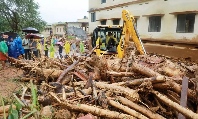 51 പേരുടെ പോസ്റ്റ്മോര്ട്ടം പൂര്ത്തിയാക്കി; താല്ക്കാലിക ആശുപത്രി പ്രവര്ത്തനം ആരംഭിച്ചു 51 പേരുടെ പോസ്റ്റ്മോര്ട്ടം പൂര്ത്തിയാക്കി; താല്ക്കാലിക ആശുപത്രി പ്രവര്ത്തനം ആരംഭിച്ചു