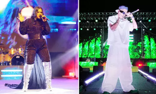 ഗാ​ന​മാ​ല​പി​ക്കു​ന്നു