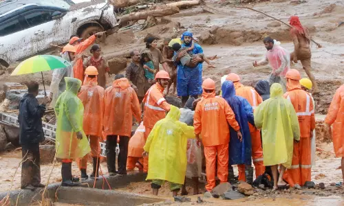 മുണ്ടക്കൈ അങ്ങാടി ഒന്നാകെ ഒലിച്ചുപോയി; മണിക്കൂറുകൾക്കുശേഷം ദുരന്തമുഖത്ത് സൈന്യമെത്തി