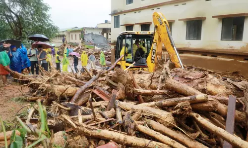 51 പേരുടെ പോസ്റ്റ്‌മോര്‍ട്ടം പൂര്‍ത്തിയാക്കി; താല്‍ക്കാലിക ആശുപത്രി പ്രവര്‍ത്തനം ആരംഭിച്ചു