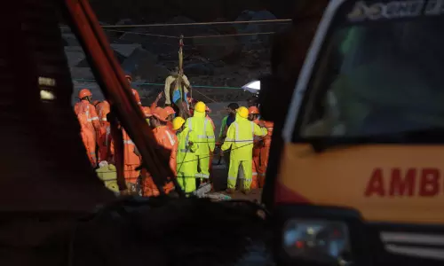 ഉരുൾപൊട്ടലിൽ മരണസംഖ്യ 120 കടന്നു; രക്ഷാപ്രവർത്തനം രാവിലെ പുനരാരംഭിക്കും