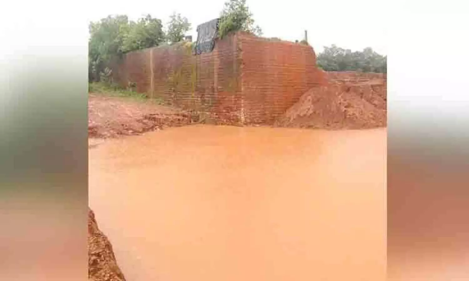 ഉരുള്‍പൊട്ടല്‍ ഭീതിയിൽ പന്നിയൂർ കുന്ന്