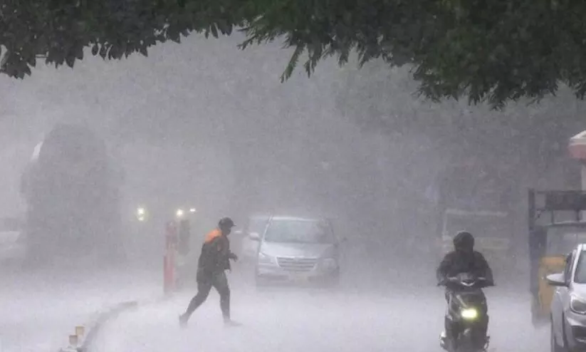 മഴ തുടരുന്നു; ഇന്ന് ആറ് ജില്ലകളിൽ മഞ്ഞ അലർട്ട് മഴ തുടരുന്നു; ഇന്ന് ആറ് ജില്ലകളിൽ മഞ്ഞ അലർട്ട്