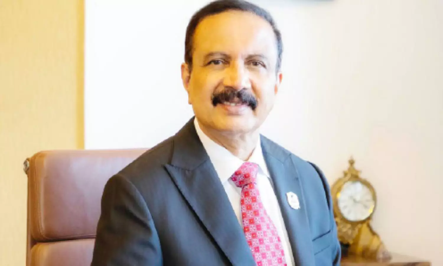 ഡോ. ​ആ​സാ​ദ്​ മൂ​പ്പ​ൻ