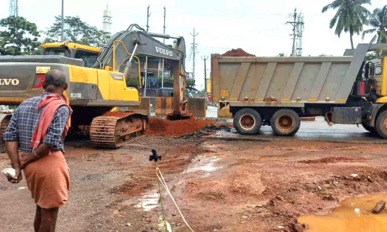 ആ​കാ​ശ​പാ​ത​യി​ല്ല; അ​ടി​പ്പാ​ത നി​ർ​മാ​ണം തു​ട​ങ്ങി