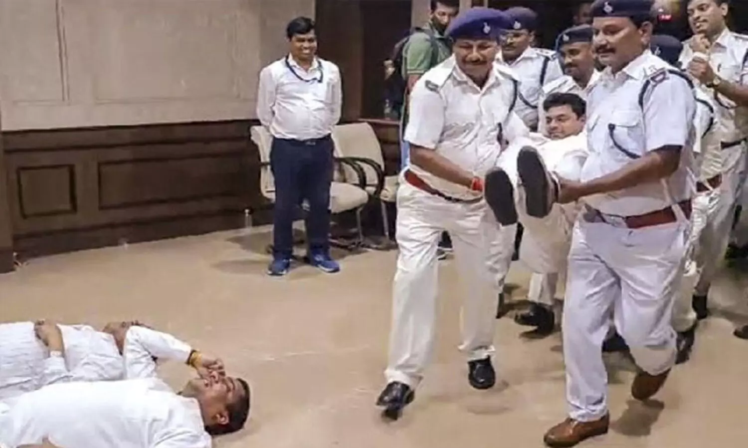 ഝാർഖണ്ഡിൽ 18 ബി.ജെ.പി എം.എൽ.എമാർക്ക് സസ്‍പെൻഷൻ